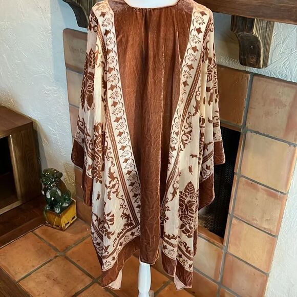 TORRID Velvet Burnout Ruana, OS! - Picture 8 of 12